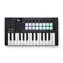 Novation Launchkey Mini MK4 / MIDI klávesnice / 25 kláves / 16 padů / USB / OLED