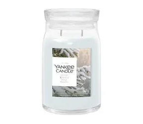 YANKEE CANDLE Vonná svíčka Snow Kissed Pine / Signature velká / 2 knoty / svěží vůně / 60-90 h
