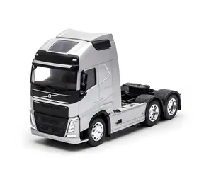 WELLY Tahač Volvo FH4 stříbrná / 1:32 / od 8 let