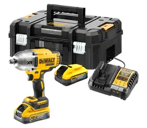 DeWalt / Aku rázový utahovák / 18V / Upínání: 1/2" / 1396 Nm / 2x 5,0 Ah POWERSTACK / nabíječka / kufr