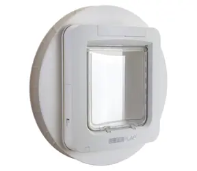 SUREFLAP Dvířka s mikročipem pro kočky bílá / plast / na baterie / bezpečnostní zámek