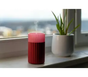 Airbi CANDLE červená / Aroma difuzér / LED efekt hořící svíčky / 3 úrovně jasu / 100 ml