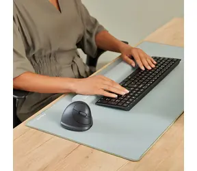 Fellowes Breyta Plus+ M černá / Vertikální bezdrátová myš / pro praváky / nabíjecí baterie