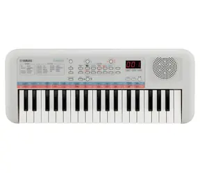 Yamaha Remie bílá / Digitální syntezátor / 37 kláves / 32hlasá polyfonie / vestavěný reproduktor