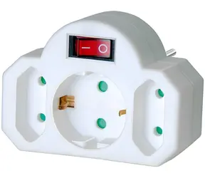 Brennenstuhl Zásuvkový adaptér 2+1 bílá / Zásuvkový adaptér / 2x Euro + 1x s ochranným kontaktem / se spínačem