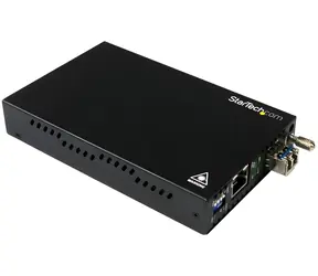 StarTech Gigabitový mediakonvertor černá / Mediakonvertor / optika - RJ-45 / dosah 10 km / bez PoE