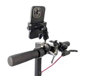 Eljet TitanFlex Pro černá / Držák telefonu na kolo / Nosnost 2 kg / Řídítka 1–4 cm / Nastavitelný úhel