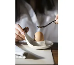 Guzzini EGG CUPS stojánky na vajíčka kávová / Stojánky na vejce / recyklovaný plast / sada 2 ks