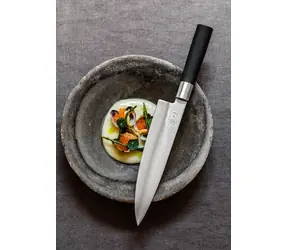 KAI Kuchařský nůž Wasabi Black 23 cm / Nerezová ocel 6A/1K6 / Tvrdost 58 HRC / Rukojeť z PP plastu