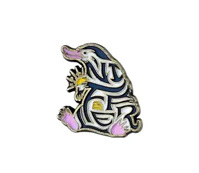 PYRAMID Odznak Pin Hrabák / Licenční design