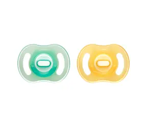 Tommee Tippee Ultra-light Night silikonový dudlík 0-6m 2ks žlutá a zelená