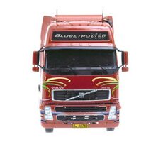 Italeri 3821 Volvo FH 16 Globetrotter XL / Plastikový model / 1:24 / obtížnost: 4