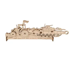 Ugears 3D dřevěné mechanické puzzle Brave UA Tractor / od 14 let / 51 dílků / Obtížnost: nízká 