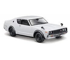 Maisto Nissan Skyline 2000 GT-R (KPGC110) 1973 bílá / měřítko: 1:24 / od 3 let
