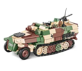 COBI 2283 Německý kolopásový obrněný transportér Sd.Kfz. 251/9 / 1:35 / 485 kostek / 1 figurka / od 8 let