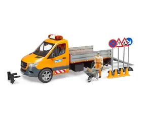 Bruder 02677 MB Sprinter komunální auto s příslušenstvím / 1:16 / od 3 let