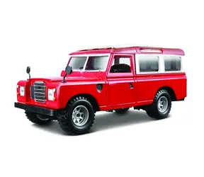 Bburago Land Rover červená / měřítko 1:24 / od 3 let