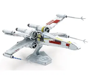 Metal Earth 3D Puzzle Star Wars: X-Wing Starfighter / 39 dílků / od 14 let