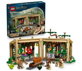 LEGO® Harry Potter™ 76445 Bradavický hrad: Hodina bylinkářství / Počet dílků: 390 / od 8 let / doprodej
