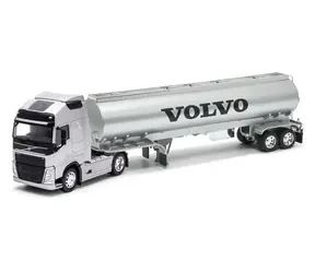 Welly VOLVO FH OIL TANKER 1:32 stříbrná