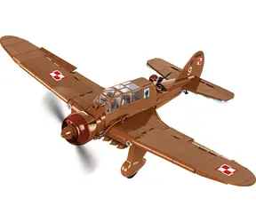 COBI 5751 II WW Pzl. 23 Karas / 586 kostek / 3 figurky / 1:32 / od 8 let