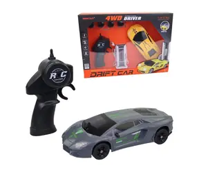 MaDe Elektroauto na ovládání 19 cm, vyměnitelná kola, funkce driftování, nabíjecí stanice / od 6 let