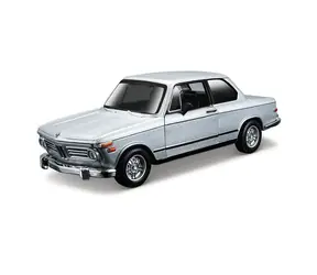 Bburago BMW 2002tii (1972) stříbrná 1:32 / od 3 let