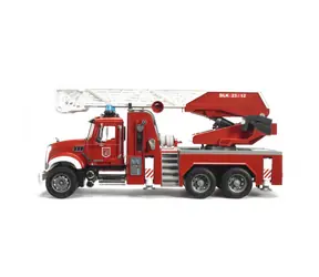 Bruder 02821 Hasičské auto Mack Granite / 1:16 / od 4 let