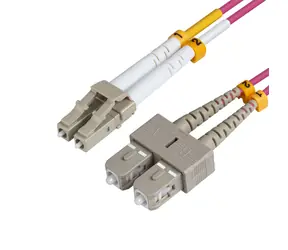 MicroConnect Optical Fibre Cable LC/SC Multimode duplex OM4 1m fialová