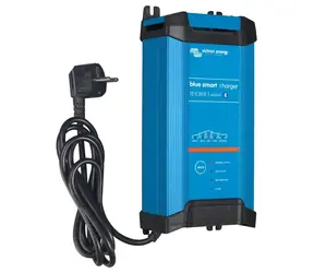 Victron BlueSmart IP22 chytrá nabíječka baterií 12V/30A (1) / 1 výstup / Bluetooth / účinnost 93%