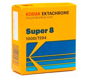 Kodak Ektachrome Super 8 15m / Barevný pozitivní film / ISO 100 