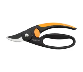 Fiskars FingerLoop P44 záhradní nůžky / dvoučepelové