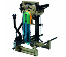 Makita 7104L / Řetězová dlabačka / 1140W / 3.200 ot. za min.