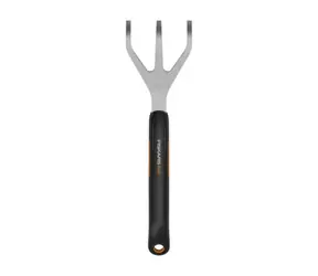 Fiskars Xact kultivátor
