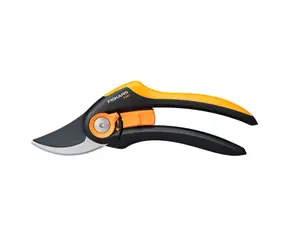 Fiskars SmartFit Plus (P541) Dvoučepelové zahradní nůžky