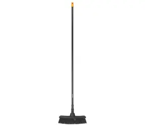 Fiskars M Solid koště univerzální