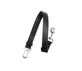 Karlie Bezpečnostní pás do auta M / 44-70cmx20mm / kůže