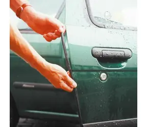 Carpoint Lišty ochranné na hranu dveří 60cm 2ks - černé