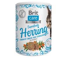 Brit Care Cat Snack Superfruits Herring 100 g / Křupavý pamlsek se sleděm a se "Superfruits" - s rakytníkem