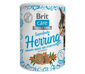 Brit Care Cat Snack Superfruits Herring 100 g / Křupavý pamlsek se sleděm a se "Superfruits" - s rakytníkem