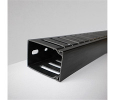 DATACOM univerzální vertikální kabelový kanál (2U 60x80) 2m černá