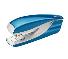 Leitz NeXXt WOW 5502 Stolní sešívačka metalická modrá / 3 mm / až 30 listů / P3 24|6 & P3 26|6 