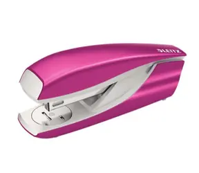 Leitz NeXXt WOW 5502 Stolní sešívačka metalická růžová / 3 mm / až 30 listů / P3 24|6 & P3 26|6 