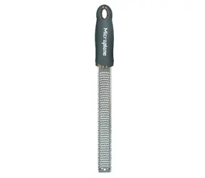 Microplane Premium Classic antracitově-šedá / jemné struhadlo / 32.5 cm / nerezová ocel