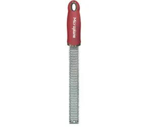 Microplane Premium Classic tmavě-červená / jemné struhadlo / 325 cm / nerezová ocel