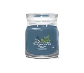 Yankee Candle Signature Bayside Cedar střední sklenice 368g / doba hoření až: 50 h