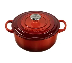 Le Creuset Signature Hrnec s poklicí 20 cm červená