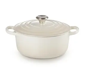 Le Creuset Signature Hrnec s poklicí 20 cm béžová