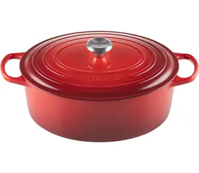 Le Creuset Signature Oválný hrnec s poklicí 33 cm červená
