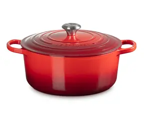Le Creuset Signature Hrnec s poklicí 28 cm červená